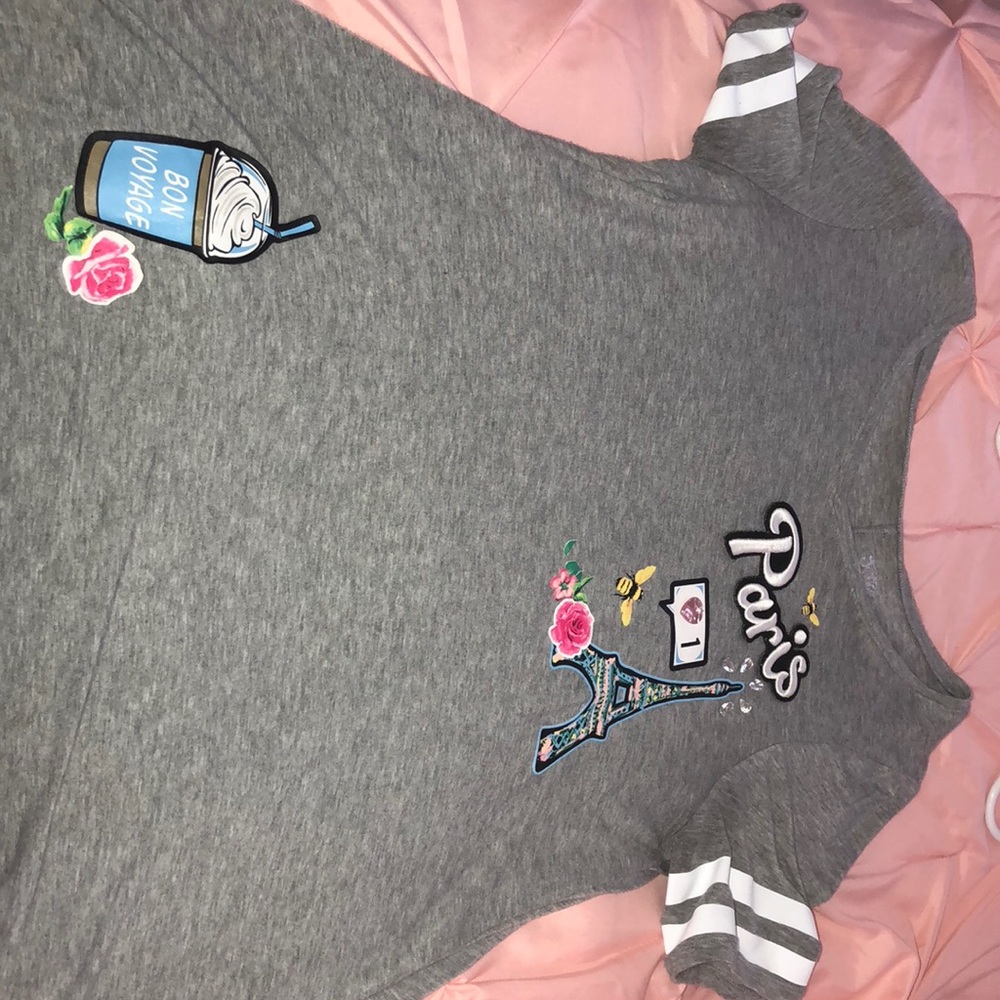 Grey t-shirt